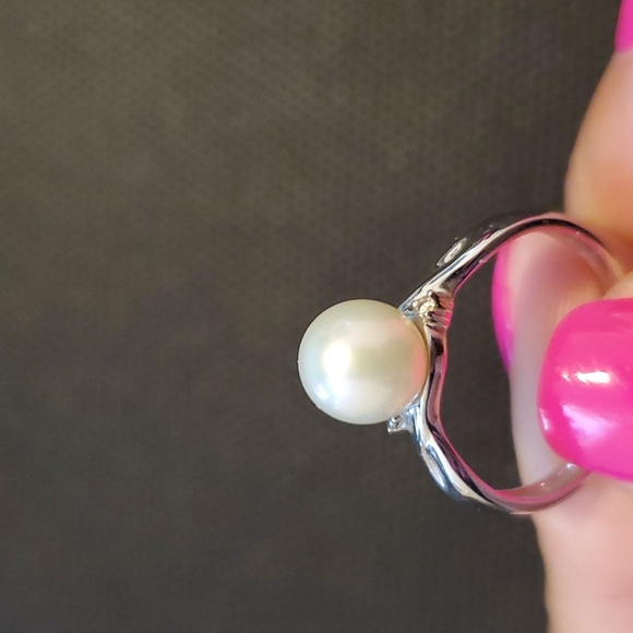 Macys Pearl 7MM and Diamond 14k White Gold Ring - Size 6 EUC - Picture 5 of 12
